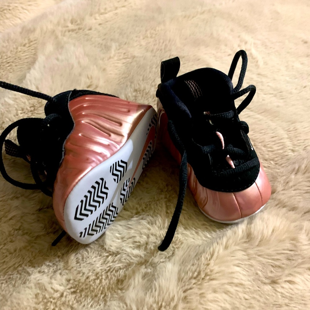 Nike Lil ‘Posite Size 2C Rust Pink, White and Black